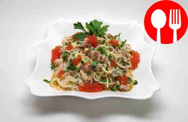 Ароматная паста с красной рыбой и красной икрой