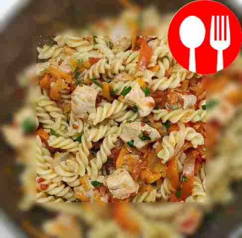 Параллельно с варкой макарон нагрейте...