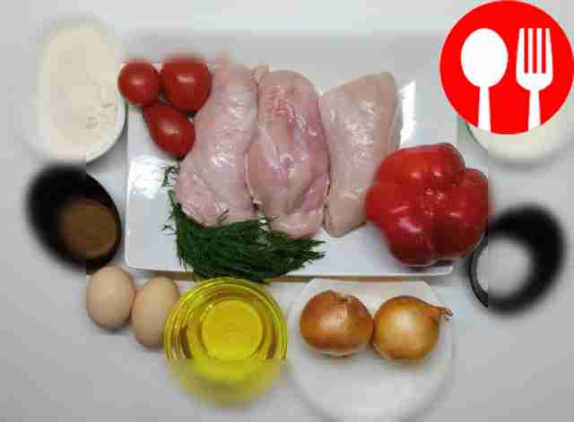 Куриное филе уложите на тарелку рядом с...