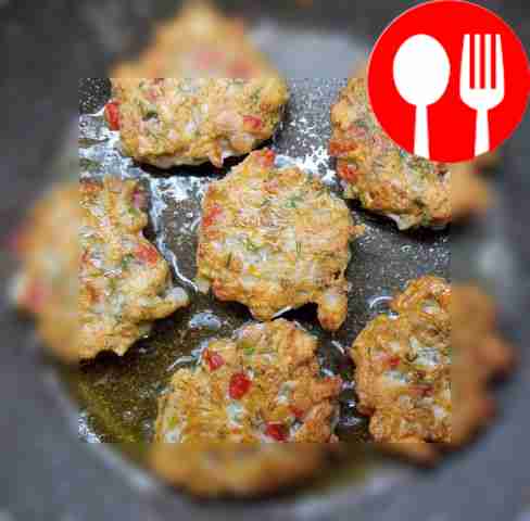 Промойте куриное филе под проточной водой,...