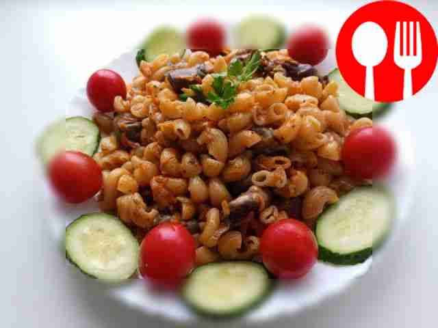 Вкусные макароны с куриными сердечками