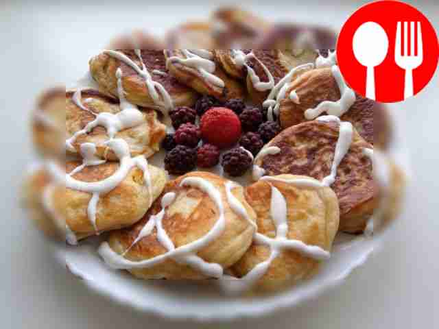 Delicious pancakes with raisins