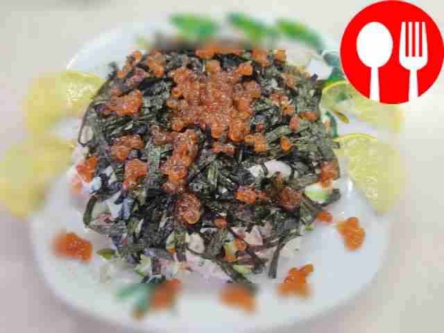 Delicious salad "Ikura sarada"
