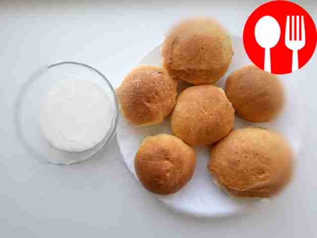 Homemade buns with sour cream