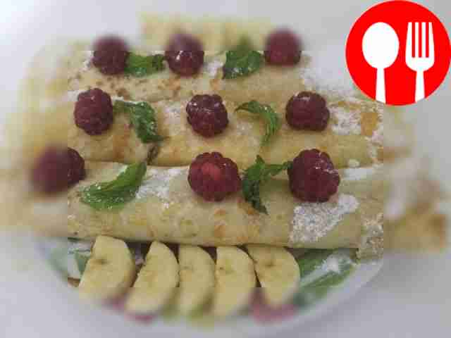 Сладкие блинчики с начинкой из творога и фруктов