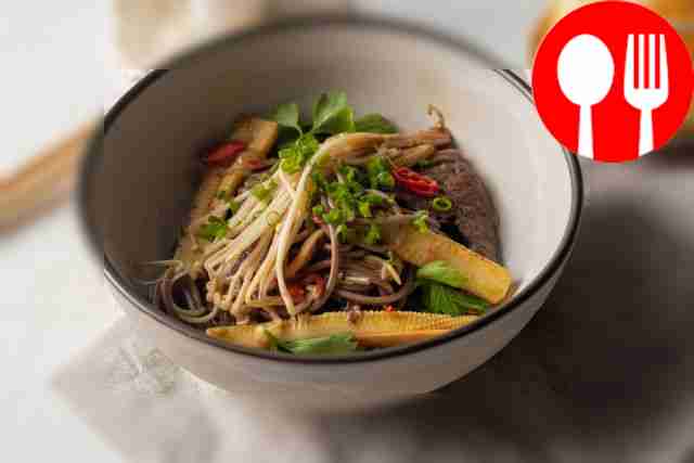 Beef stir fry, shiitake mushrooms and buckwheat noodles