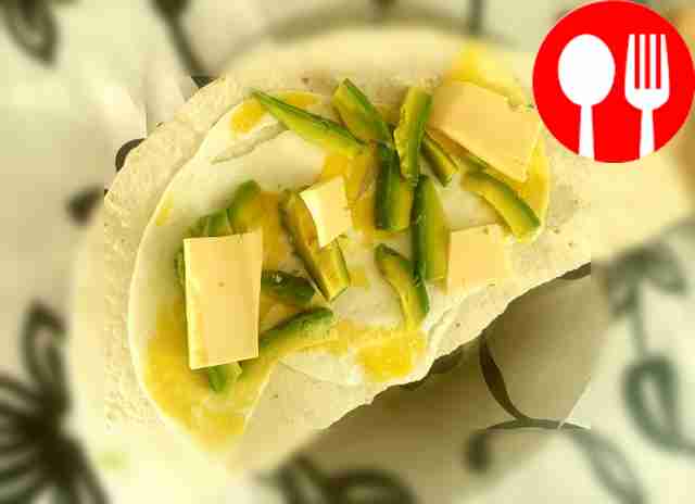 Завтрак в пшеничной лепешке