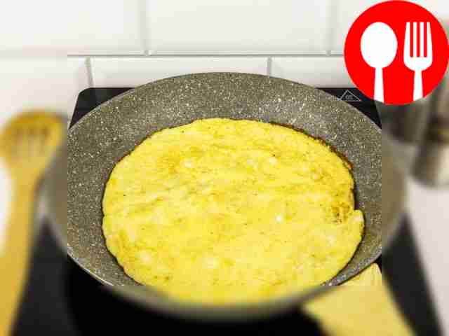 Heat a frying pan, add vegetable oil and...