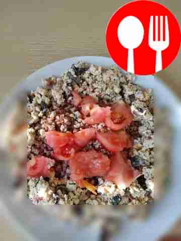 Яичница с помидорами и гречкой