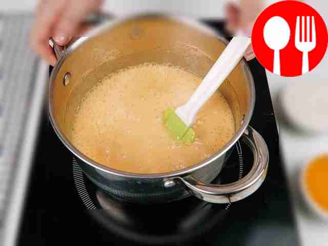 As soon as it boils, add soda. Mix thoroughly....