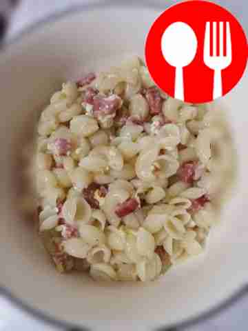 Макароны с яйцом и колбасой