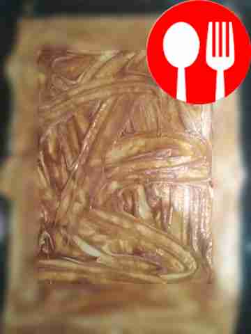 Смазывайте противень подсолнечным маслом....