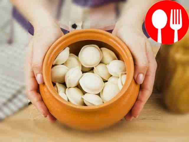 Place frozen dumplings in oil.