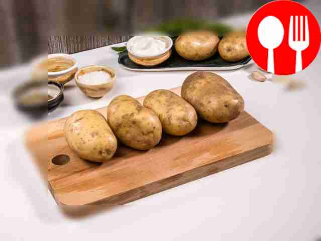 Rinse the potatoes well. Rinse the dill and...