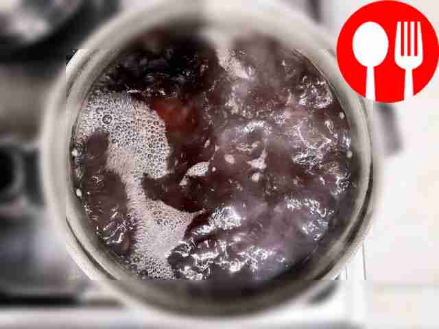 Wash the beets and boil for 1.5-2 hours.