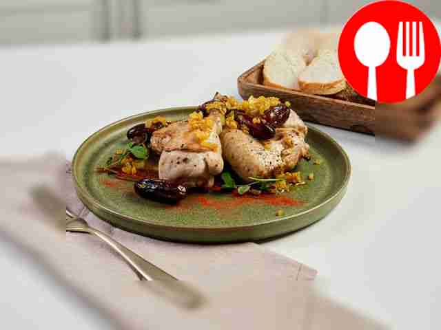 Stewed chicken with dates