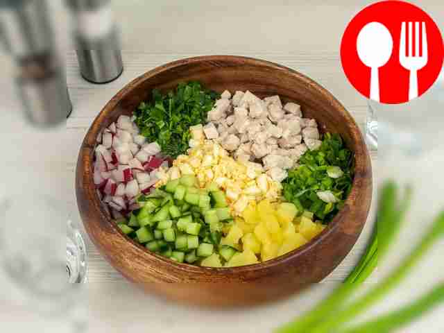 В холодной воде (2–3 стакана) развести уксус и...