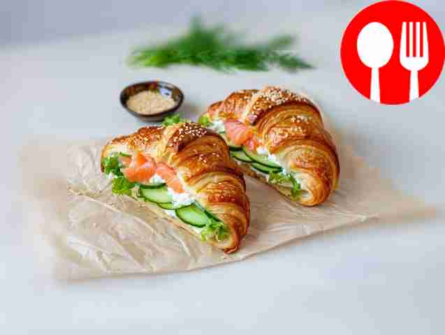 Круассаны с семгой и сливочным сыром