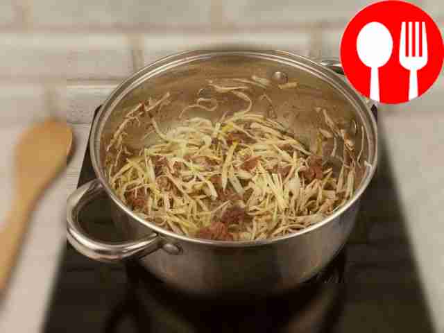 When the fat becomes liquid, place the cabbage...