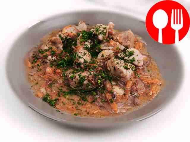 Классический гуляш из свинины