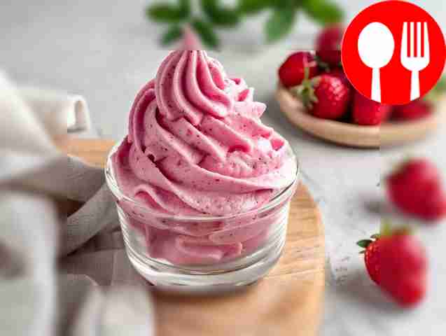 Простой крем-чиз из клубники и сливочного сыра