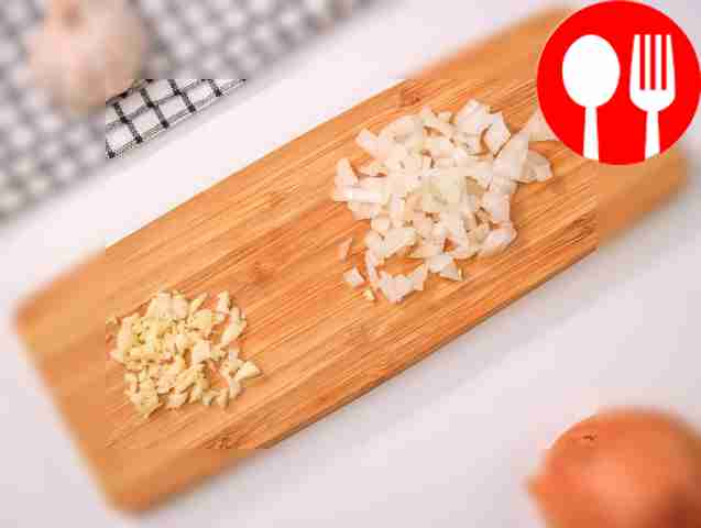 Finely chop the onion. Chop the garlic.