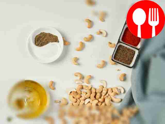 Переберите кешью, выбросив испорченные и...