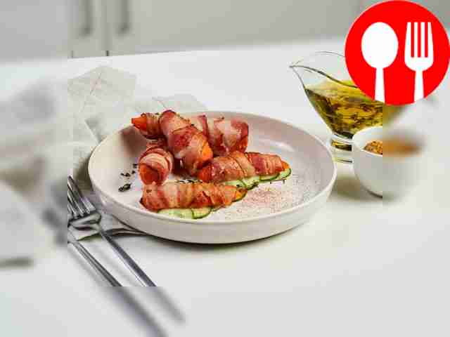 Морковь, обернутая беконом