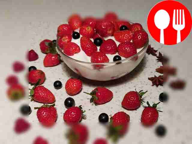 Сладкое парфе с клубникой