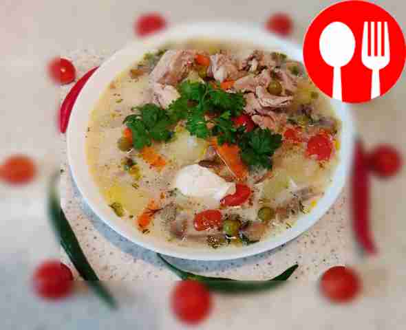 Classic cheese soup with champignons