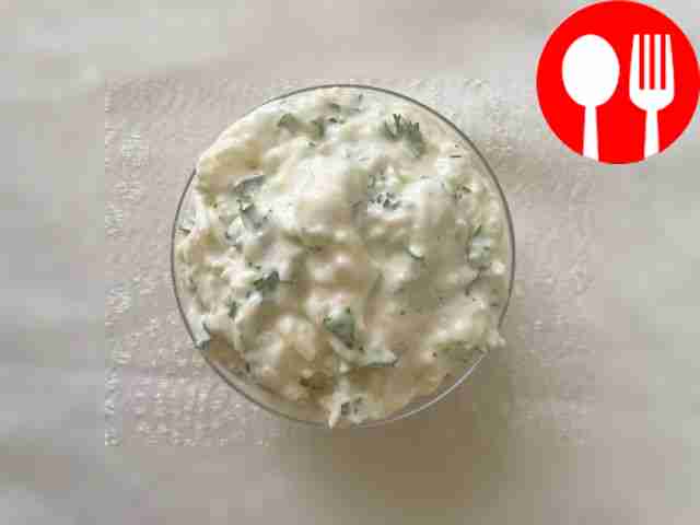 Sauce with cheese and sour cream