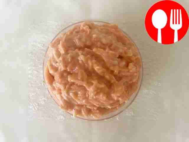 Cheese sauce with ketchup