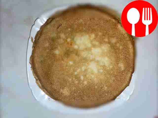 Простые блины с сыром и зеленью