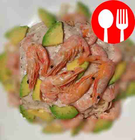 Ароматные спагетти с креветками и авокадо