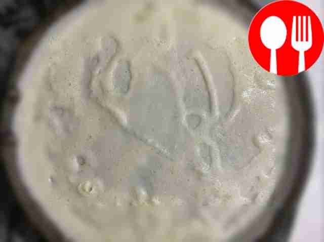 Готовьте блины на раскалённой и смазанной...