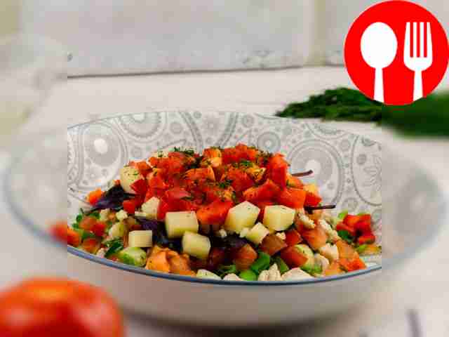 Салат с куриной грудкой и пекинской капустой