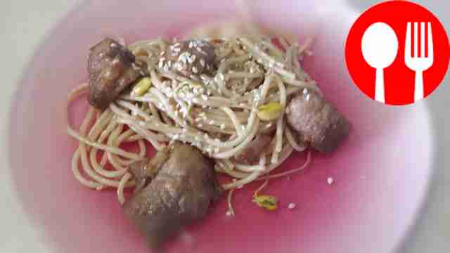 Свинина с соевыми ростками