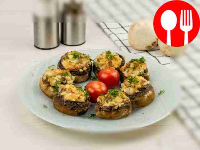 Champignons stuffed with chicken and parmesan