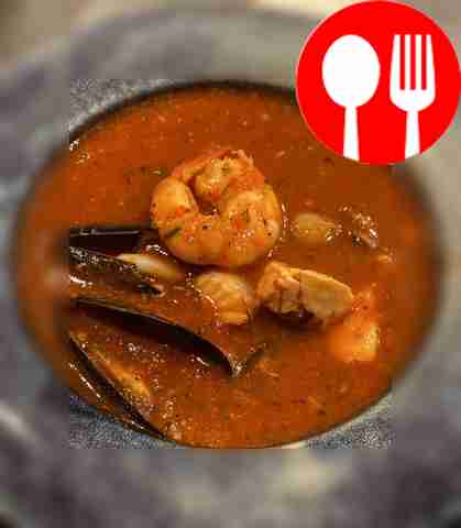 Томатный суп с морепродуктами