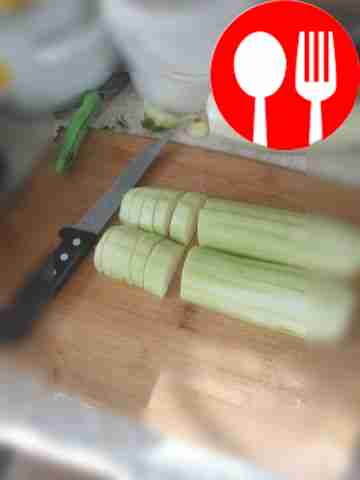 Порежьте овощи кубиками, соедините их с...