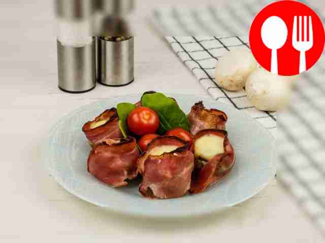 Champignons with cream cheese and bacon