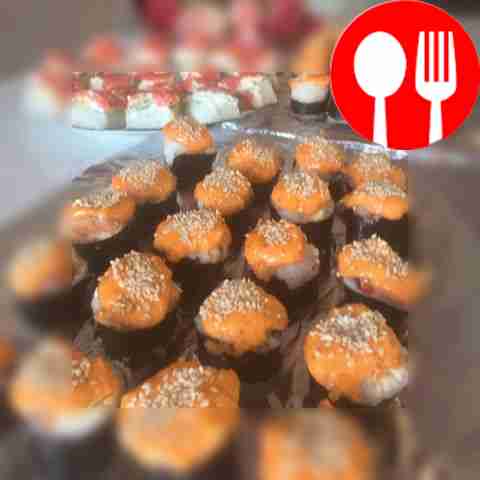 Запеченные роллы со сливочным сыром и начинкой на выбор