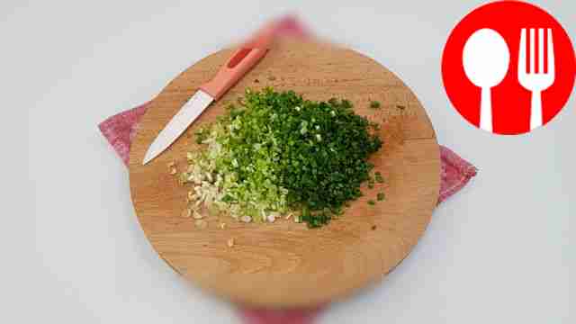 Chop the green onions.