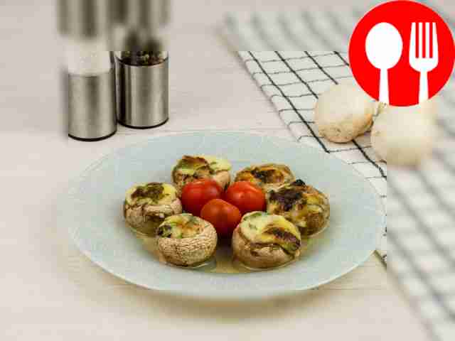 Champignons with cream cheese and spinach