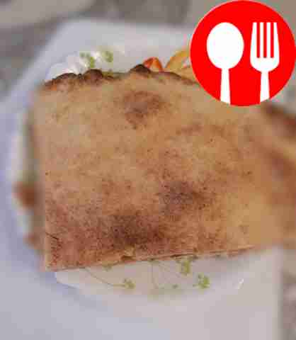 Delicious apple pie made from curd dough