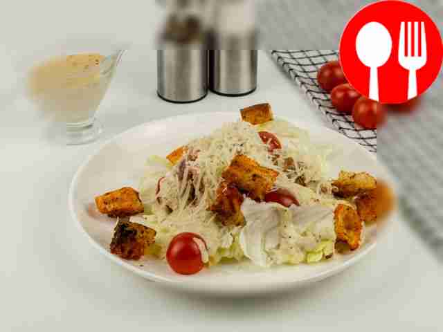 Салат «Цезарь» с тунцом