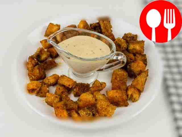 Сухари для салата «Цезарь» с перцем и паприкой