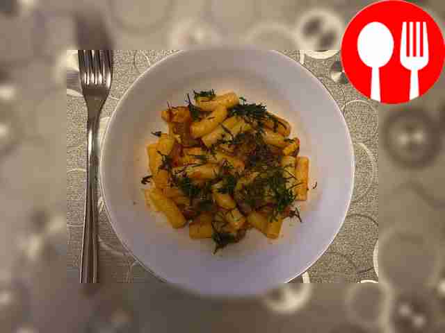 Макароны с мясом и томатом