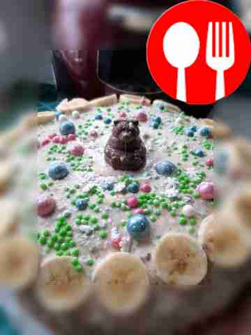 Honey cake with poppy seeds and chocolate cream