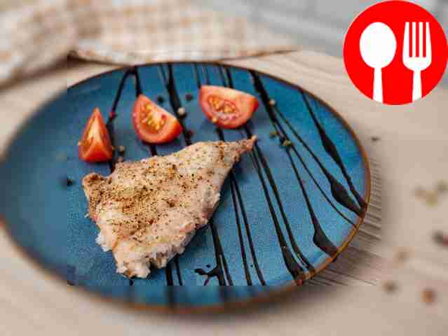 Окунь в микроволновке с смесью перцев